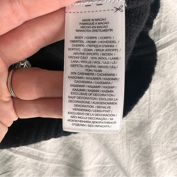 Polo Ralph Lauren Black Cable-Knit Wool-Cashmere VNeck Sweater [S] - Picture 4 of 7